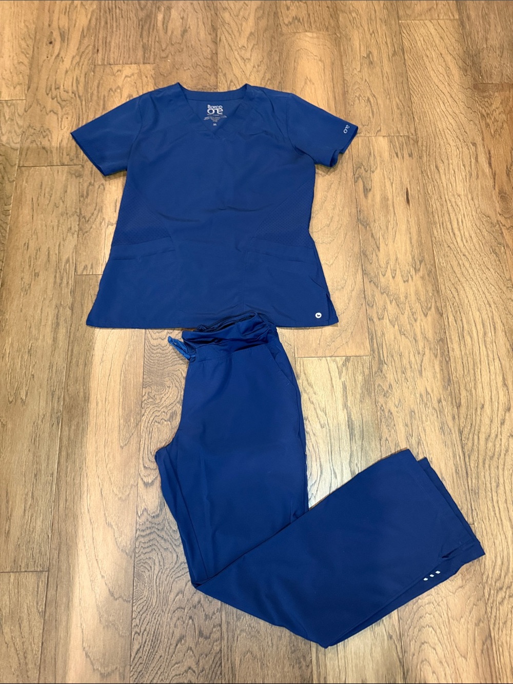 Barco One Navy Blue Medical Scrub Top and Pants Set size Medium